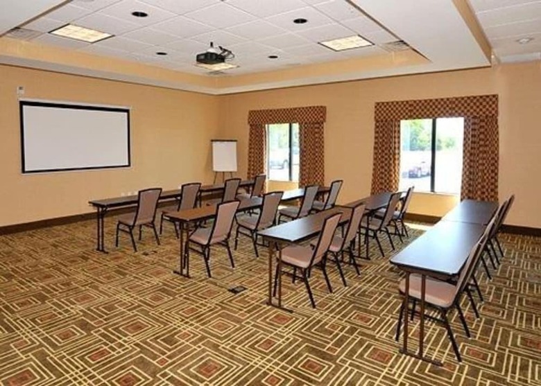 Hotel Comfort Suites Jackson I-40