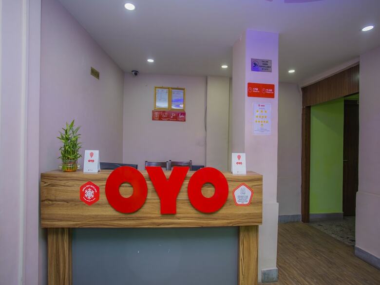 Oyo 146 Somewhere Hotel & Restaurant