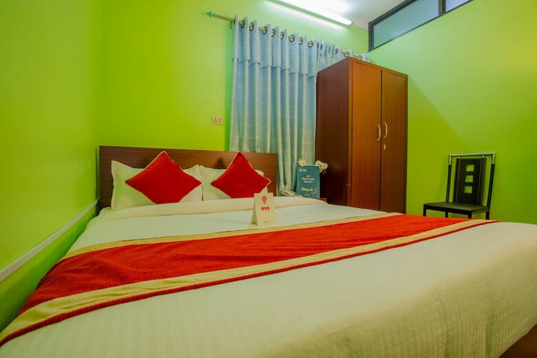 Oyo 146 Somewhere Hotel & Restaurant