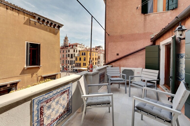 Santo Stefano Accademia Apartment Venice