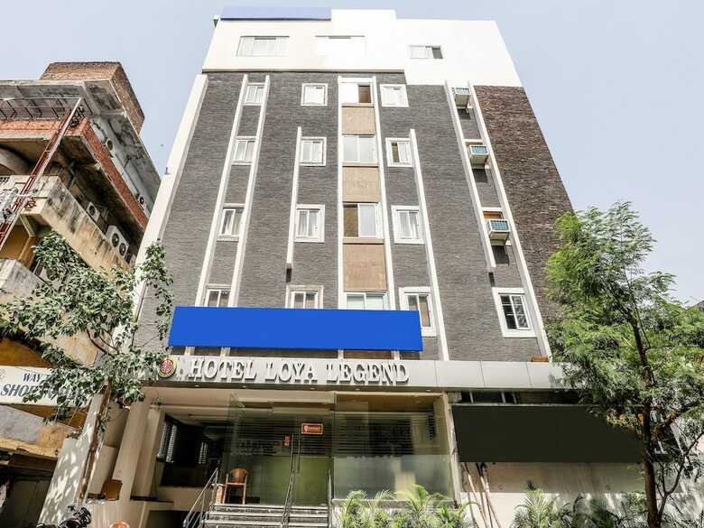 Hotel Oyo 14244 Loya Legend