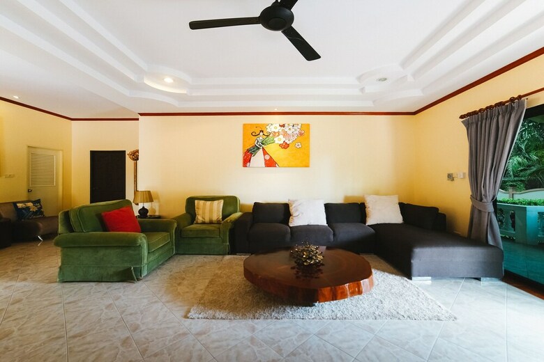 5 Bedrooms Pool Villa Behind Phuket Z00
