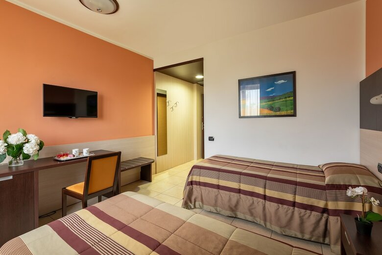 Record Hotel