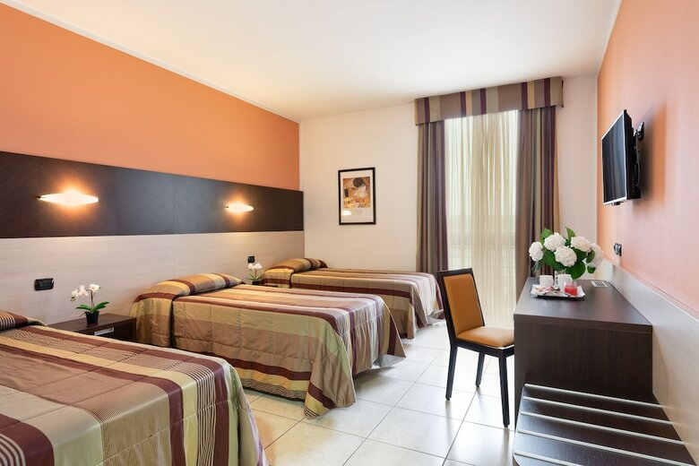 Record Hotel