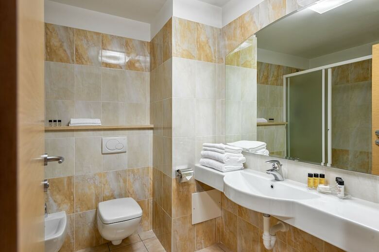 Record Hotel