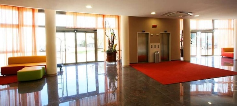Record Hotel