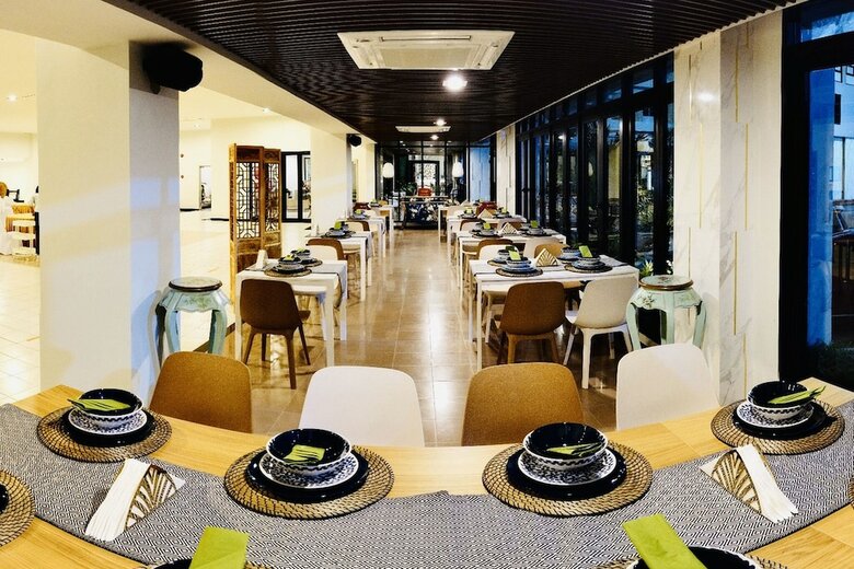 M Grand Hotel