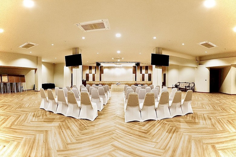 M Grand Hotel