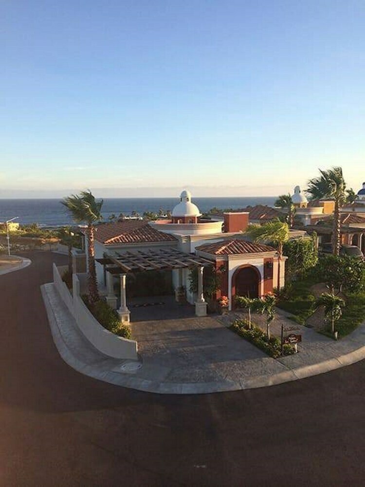 Hacienda Residences, Private 3-bedroom Villa