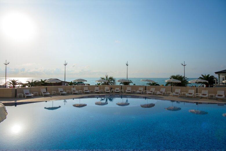 The Grand Gloria Hotel