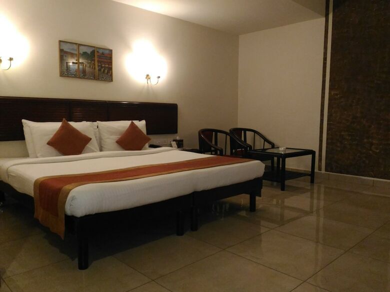 Hotel Yuvarani Residency
