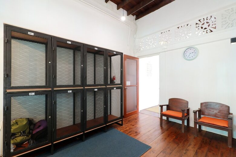 Hostal Oyo 552 Hab40 Hostel