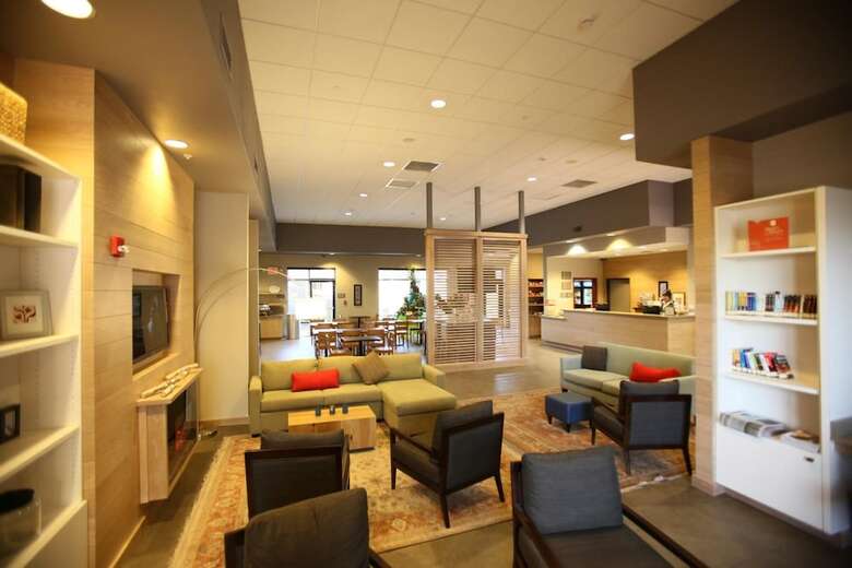 Hotel Greentree Inn & Suites