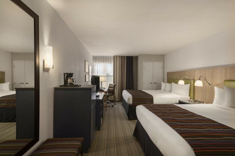 Hotel Greentree Inn & Suites