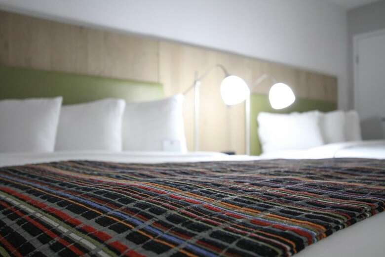 Hotel Greentree Inn & Suites