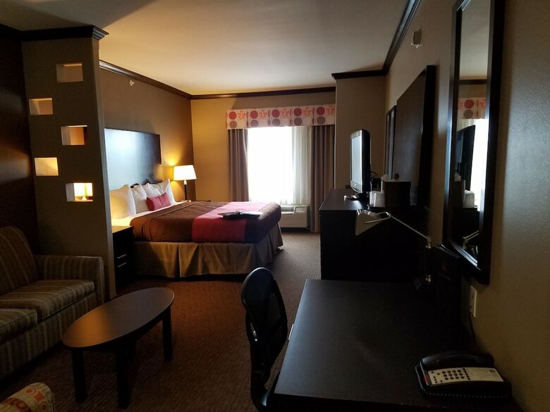 Best Western Plus Texoma Hotel & Suites
