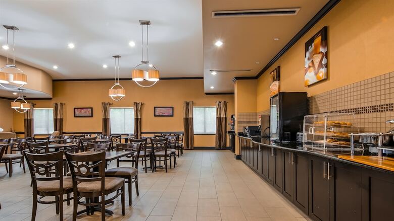 Best Western Plus Texoma Hotel & Suites