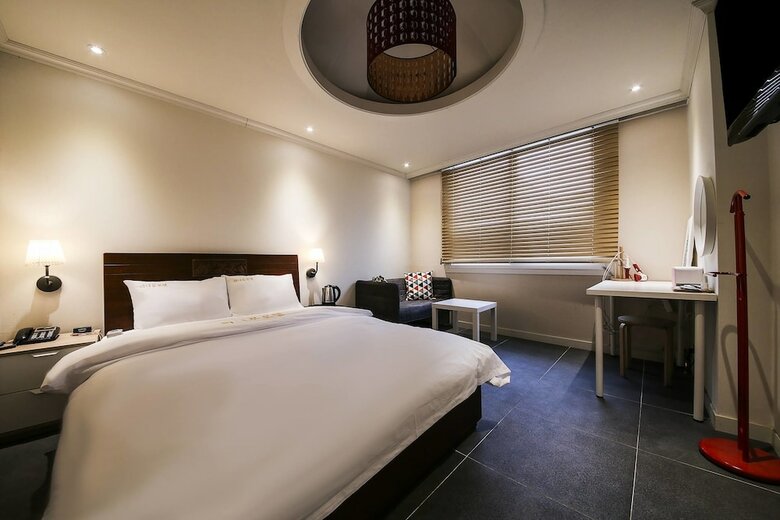 Hotel Honeymoon
