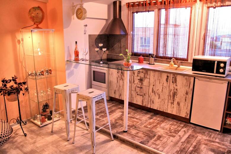 Vintage Apartment In The City Jungle