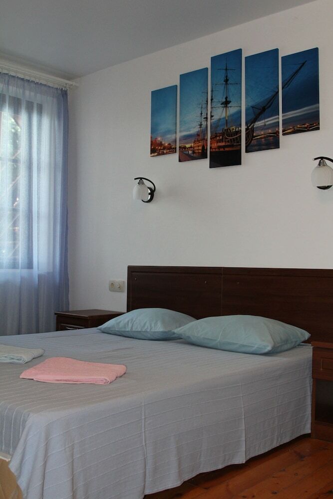 Hotel Aksis House