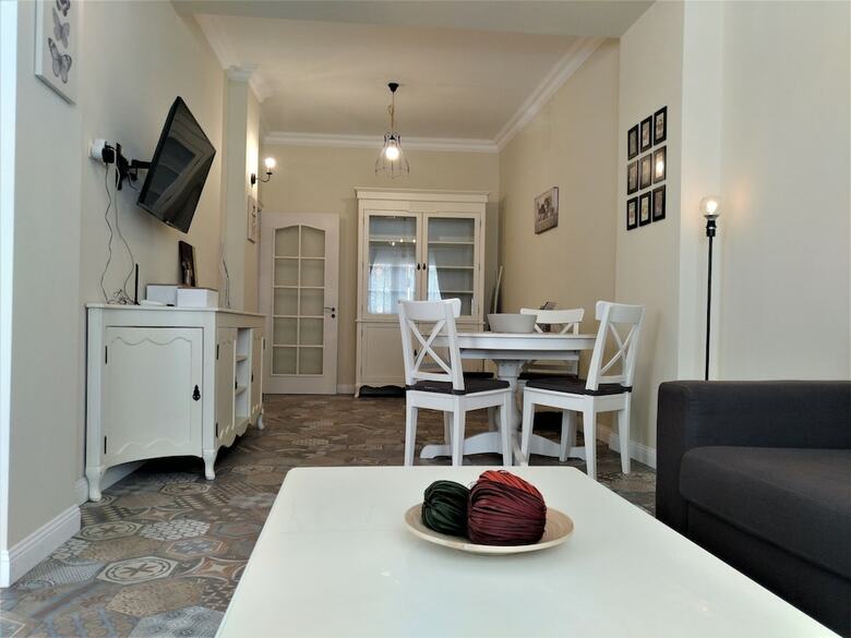 Baratero City Corner Apartment