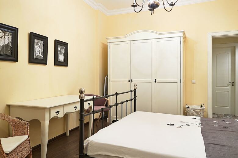 Baratero City Corner Apartment