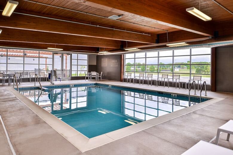 Hotel Country Inn & Suites By Radisson, Ft. Atkinson, Wi