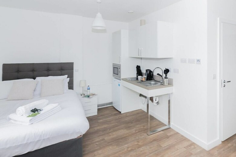 Modern Studio Apartment In The Heart Of Liverpool!