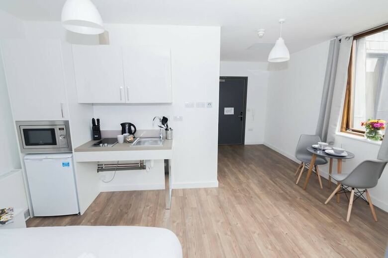 Modern Studio Apartment In The Heart Of Liverpool!