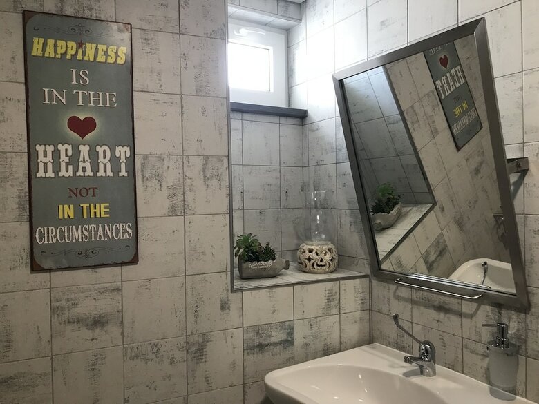 Hostal Royal Beach Hostel & Suites