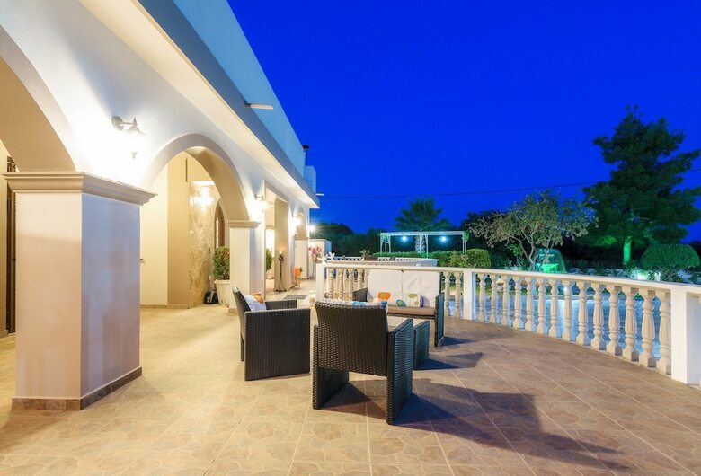 Villa Fontana Holiday Home