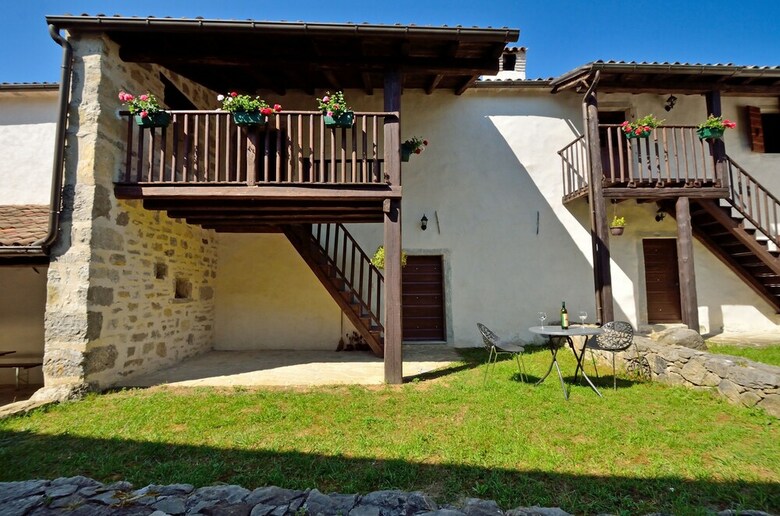 Hotel Traditional Stone House