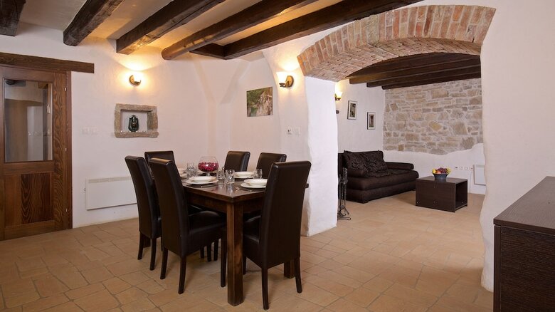 Hotel Traditional Stone House