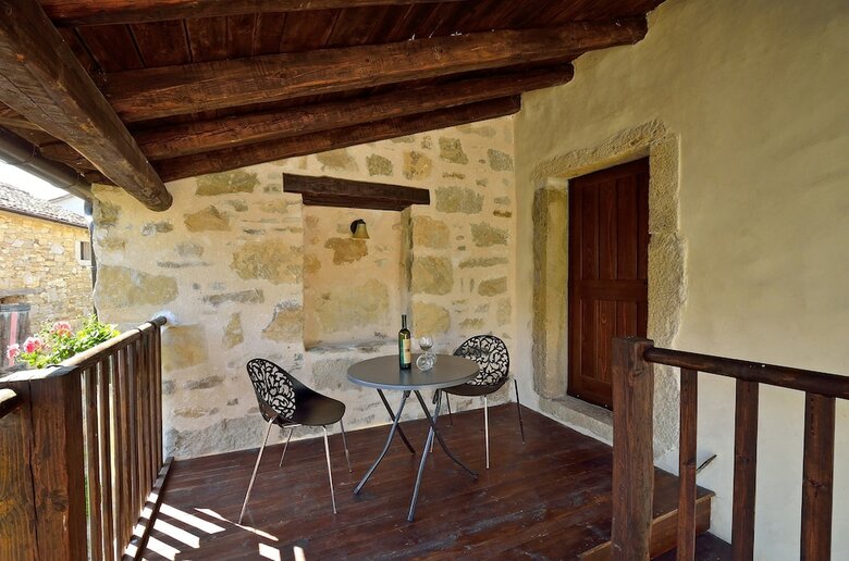 Hotel Traditional Stone House