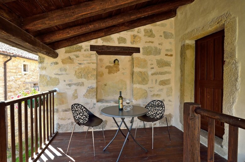 Hotel Traditional Stone House