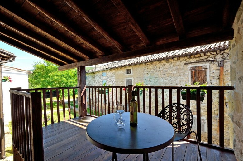 Hotel Traditional Stone House