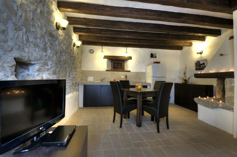 Hotel Traditional Stone House