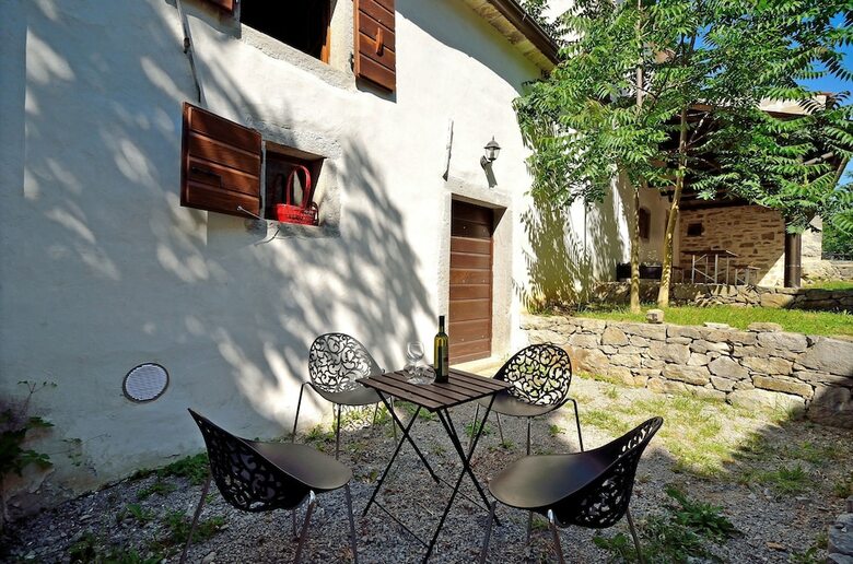 Hotel Traditional Stone House