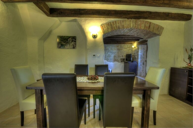 Hotel Traditional Stone House