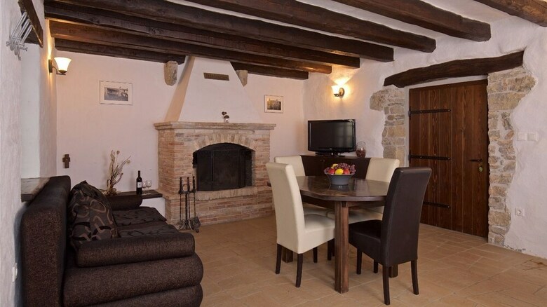 Hotel Traditional Stone House