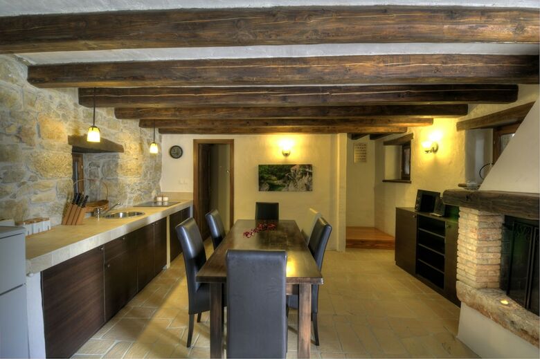Hotel Traditional Stone House