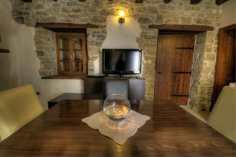 Hotel Traditional Stone House
