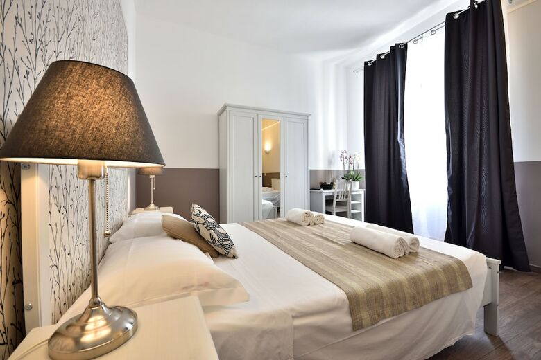 Hotel Romantica Rooms