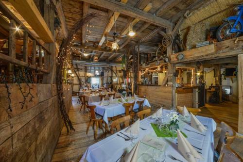 Hostal Landgasthof R�ssle