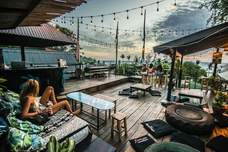 Hostal Dpm Diving Hostel & Bar Koh Tao