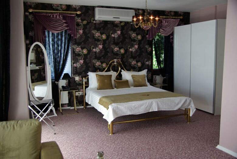 Villa Parla Viens Suites
