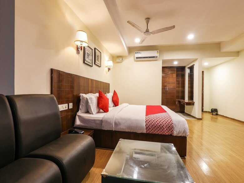 Oyo 14680 Hotel Rainbow Park