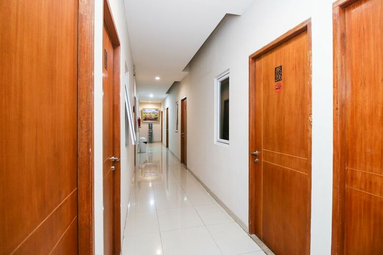 Hotel Airy Eco Bsd Serpong Lavionda Raya 30 Tangerang