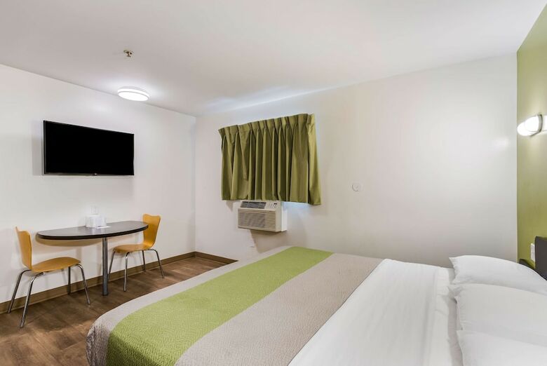 Motel 6 Jacksonville, Fl - South
