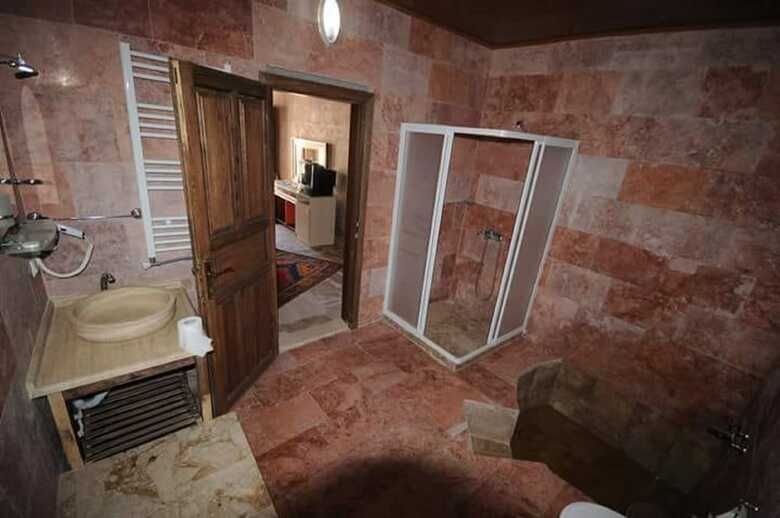 Arnovalley Hotel
